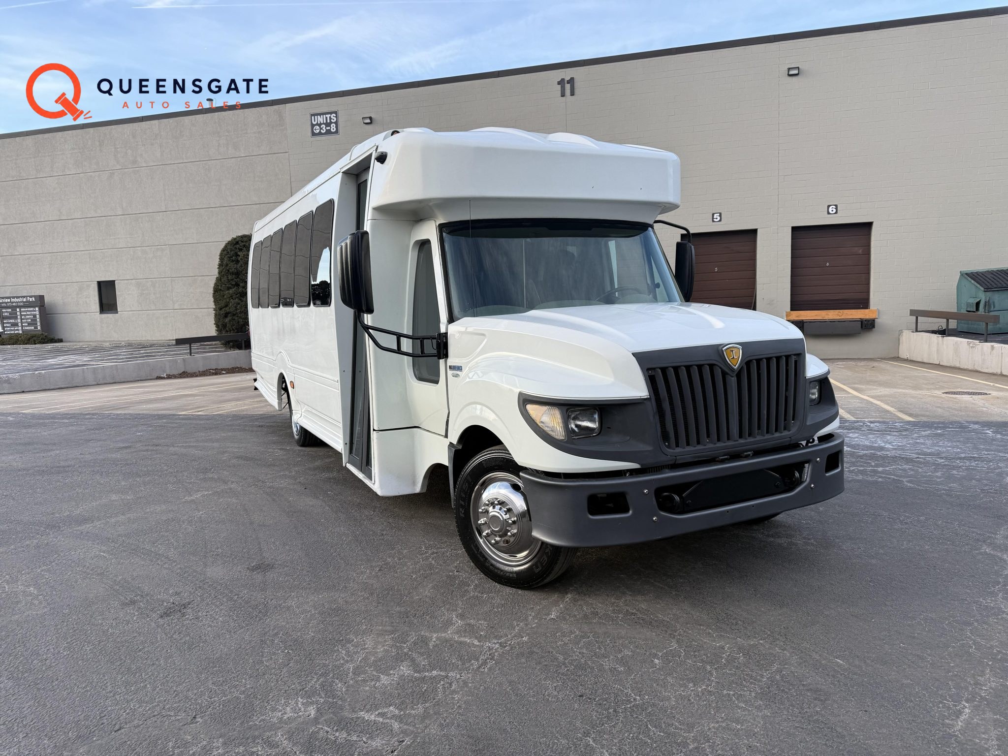 2013 International 3000 Passenger Bus