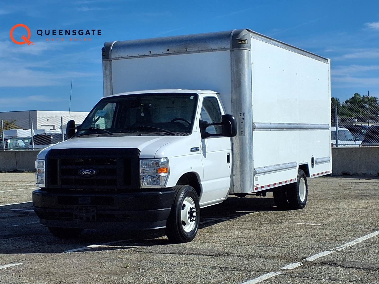 2022 Ford E-350 Super Duty Cutaway Base RWD DRW