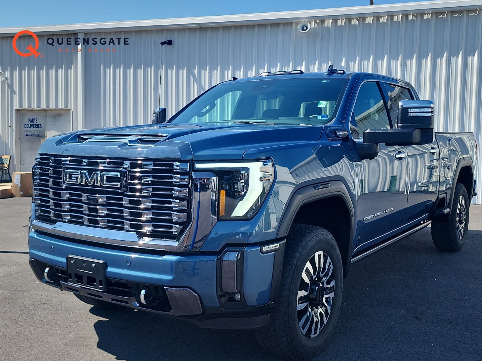 2024 GMC Sierra 2500HD Denali Ultimate 4WD with Duramax 6.6L Turbo-Diesel