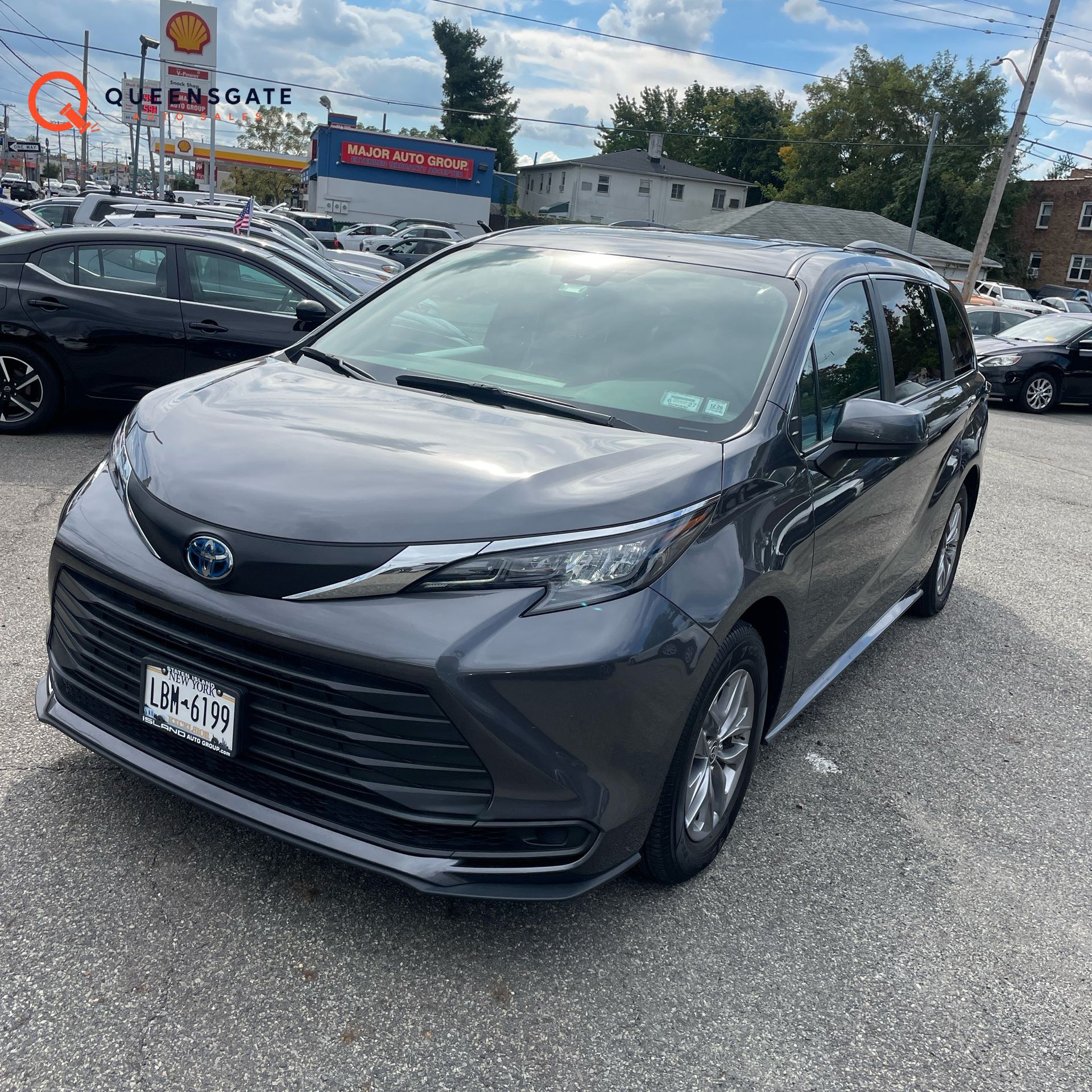 2025 Toyota Sienna LE 8-Passenger