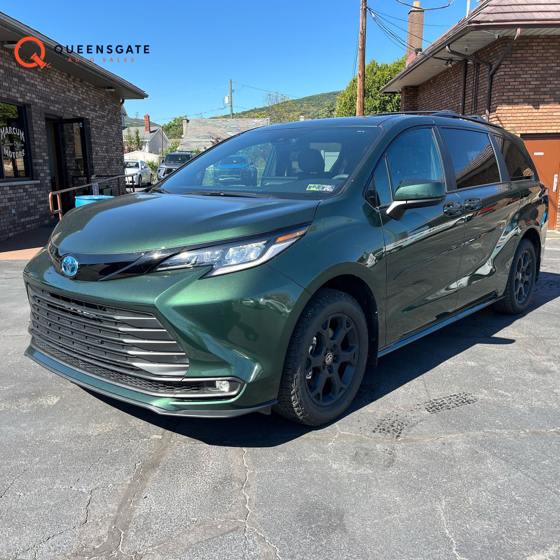 2025 Toyota Sienna Woodland Edition